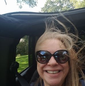 Meet your Posher, Jennifer
